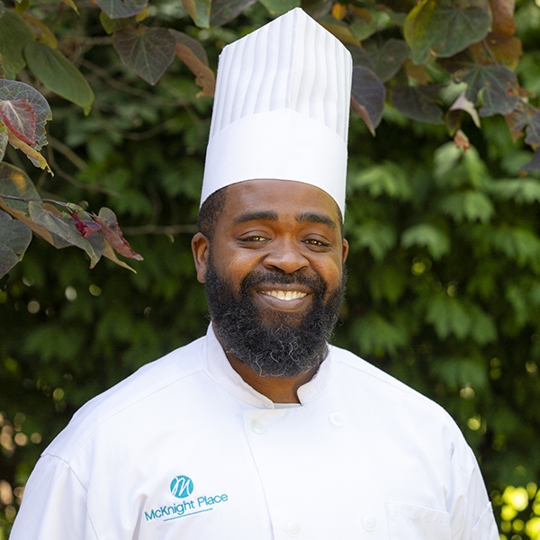 Portrait of Derrick Davis.