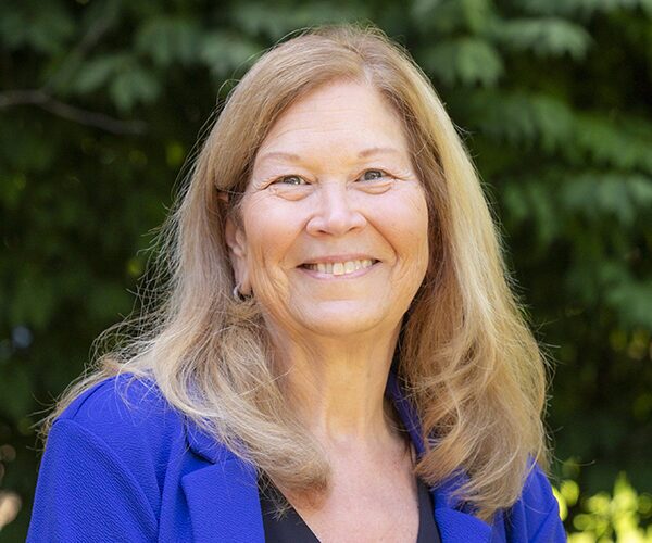 Portrait of Glenda Knittel.