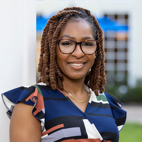 Portrait of Rhonda Hatchett.
