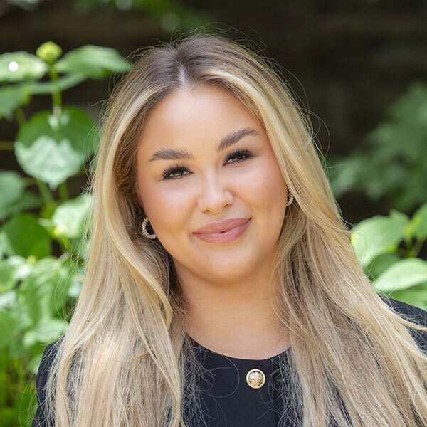 Portrait of Jessica Carter.